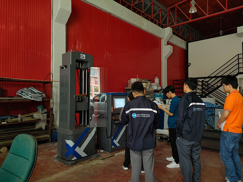 Universal Testing Machine with PC & Servo Control 1000 KN Class 1